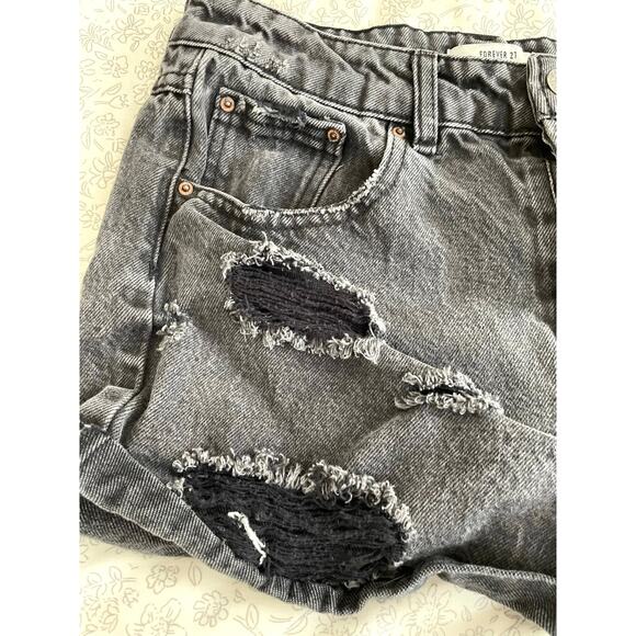 Forever 21 Black Distressed Denim Shorts Women’s Size 26 - Picture 7 of 8